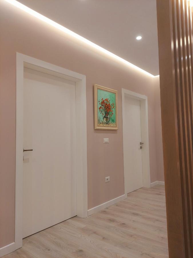 Apartment Luxurious Double Bedroom