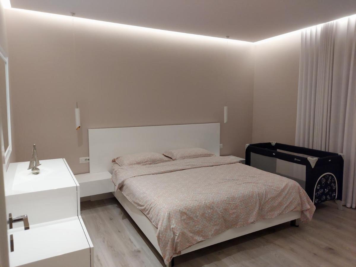 Luxurious Double Bedroom Apartment