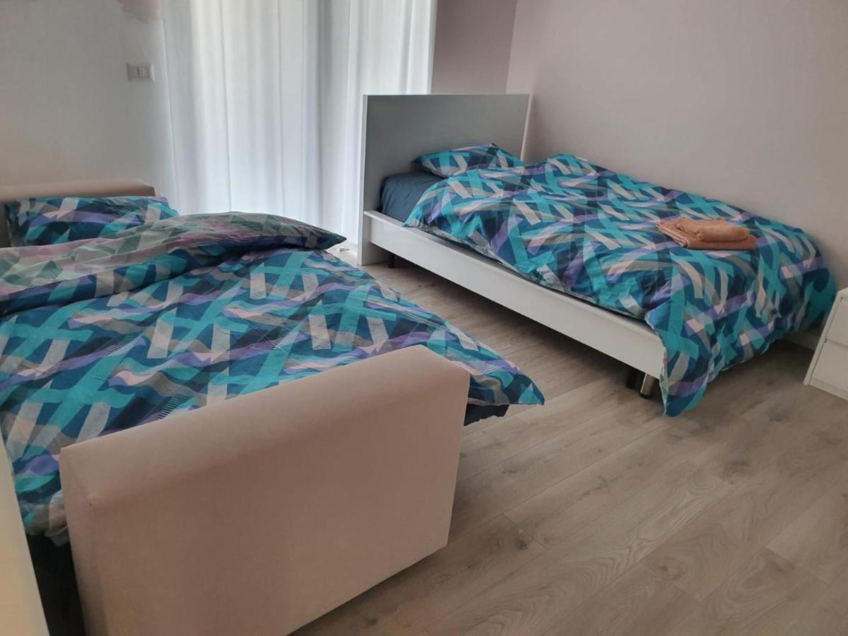 Apartment Luxurious Double Bedroom Tirana